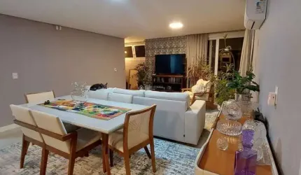 Casa à venda em Agronômica com 100 m², 4 quartos
