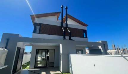 Casa de 3 Dormitórios à Venda No Campeche