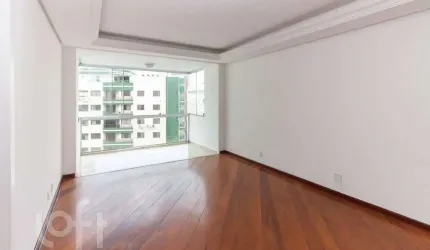 Apartamento à venda em Agronômica com 207 m², 3 qu