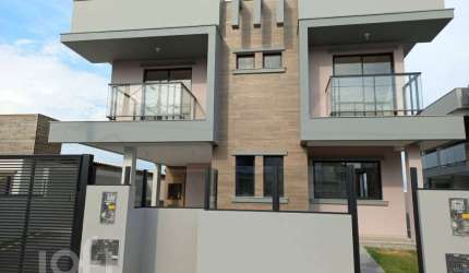 Casa à venda em Campeche Central com 123 m², 3 qua