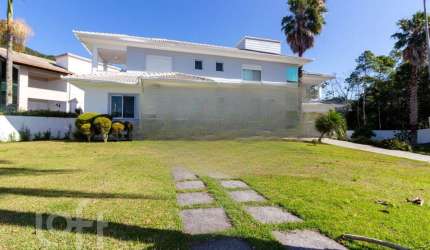Casa à venda em Córrego Grande com 299 m², 5 quart