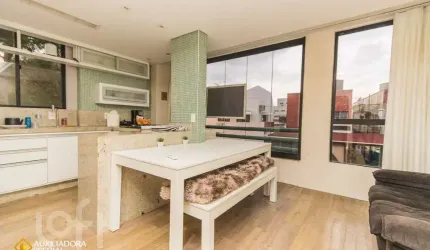 Apartamento à venda em Lagoa da Conceição com 69 m