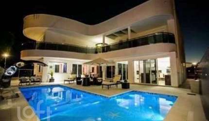 Casa à venda em Jurere Oeste com 739 m², 5 quartos
