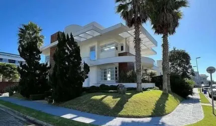 Casa à venda em Jurere Oeste com 530 m², 5 quartos
