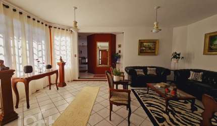 Casa à venda em Córrego Grande com 297 m², 4 quart