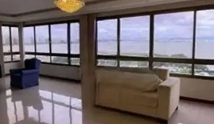 Apartamento à venda em Agronômica com 235 m², 4 qu