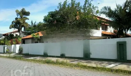 Casa à venda em Córrego Grande com 800 m², 4 quart