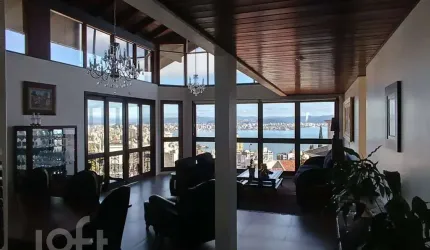 Casa à venda em Centro com 450 m², 4 quartos, 4 su