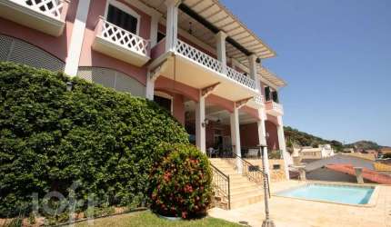 Casa à venda em Centro com 536 m², 4 quartos, 1 su