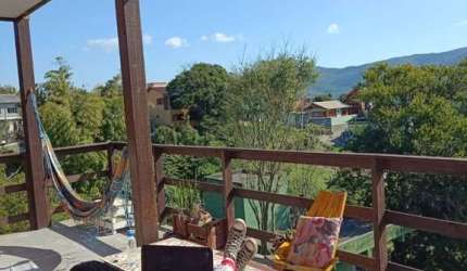 Casa à venda em Barra da Lagoa com 360 m², 6 quart