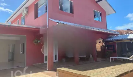 Casa à venda em Campeche Sul com 180 m², 3 quartos
