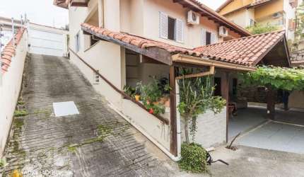 Casa à venda em Trindade com 235 m², 5 quartos, 2