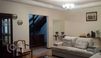 Casa à venda em Trindade com 287 m², 6 quartos, 1