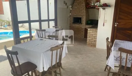 Casa de 2 dormitórios à venda no Campeche