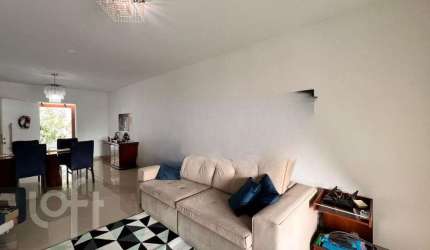 Casa à venda em Córrego Grande com 311 m², 11 quar