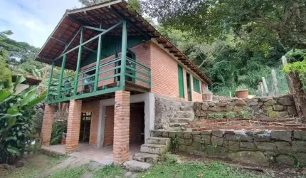 Casa de 2 dormitórios no Canto da lagoa
