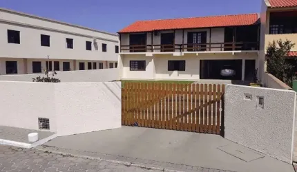 Casa 3 dorm. + 7 duplex a venda no Campeche