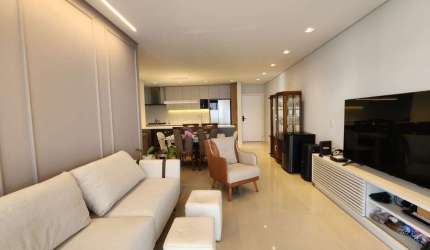 Apartamento de 3 dormitórios à venda na Agronômica