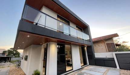 Casa de 3 dormitórios à venda no Campeche