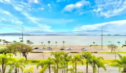 Apartamento à venda em Agronômica com 157 m², 3 qu