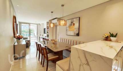 Apartamento à venda em Centro com 75 m², 2 quartos