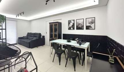 Apartamento à venda em Agronômica com 70 m², 2 qua