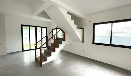 Casa de 3 dormitórios para locação no Campeche