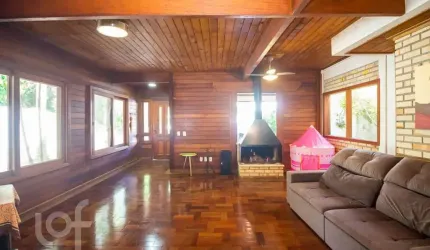 Casa à venda em Santa Mônica com 302 m², 5 quartos