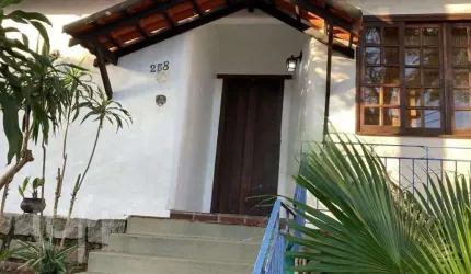 Casa à venda em Lagoa da Conceição com 310 m², 5 q