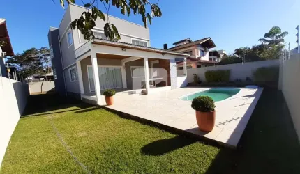 Casa de 4 dormitórios para locação no Campeche