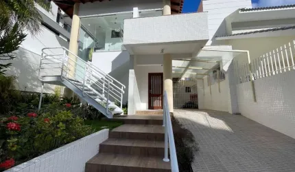 Casa de 3 dormitórios para locação no Centro