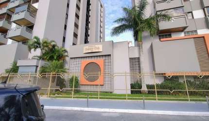 Apartamento de 4 dormitórios na Beira Mar Norte