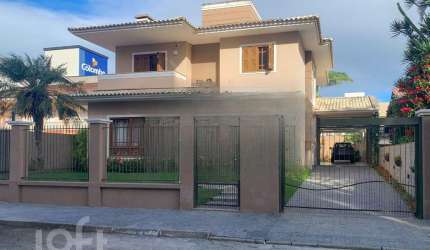 Casa à venda em Ingleses com 211 m², 4 quartos, 1