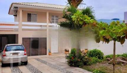Casa à venda em Ingleses com 200 m², 5 quartos, 1