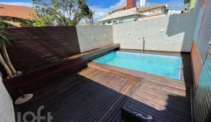 Casa à venda em Ingleses com 160 m², 3 quartos, 3