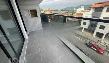 Apartamento à venda em Canasvieiras com 115 m², 3