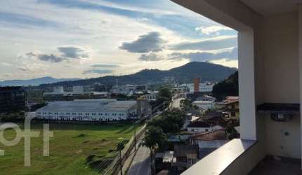 Apartamento à venda em Canasvieiras com 94 m², 3 q