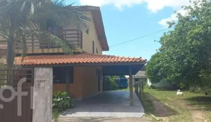 Casa à venda em São João do Rio Vermelho com 161 m