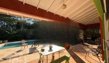 Casa à venda em São João do Rio Vermelho com 300 m