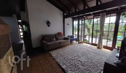 Casa à venda em Canasvieiras com 312 m², 14 quarto