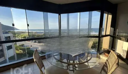 Apartamento à venda em Ingleses com 216 m², 4 quar