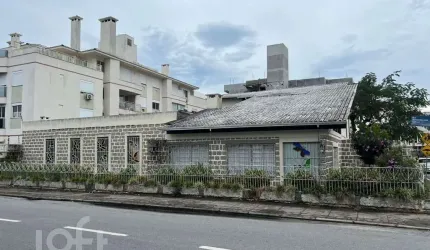 Casa à venda em Canasvieiras com 700 m², 5 quartos