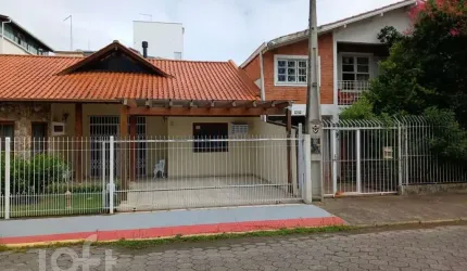 Casa à venda em Canasvieiras com 98 m², 4 quartos,