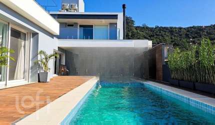 Casa à venda em Ingleses com 470 m², 5 quartos, 3