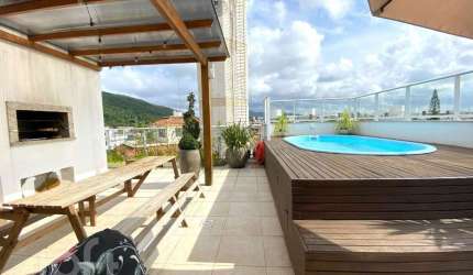 Apartamento à venda em Ponta das Canas com 146 m²,