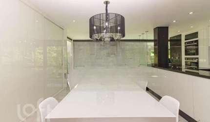 Casa à venda em Itacorubi com 564 m², 4 quartos, 3