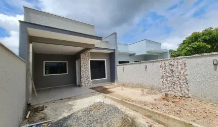 Casa com 3 quartos a apenas 400 metros do mar, à venda em Itapoá, Balneário Estrelas