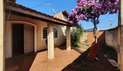 Imóvel com 2 casas no Jardim Conservani