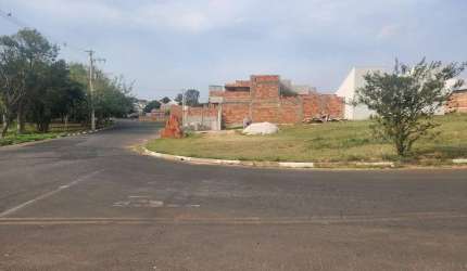Terreno de esquina no Bella Laguna