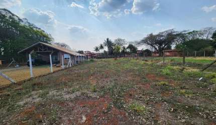 Terreno com 468 m² em Residencial de Chácaras Ipê